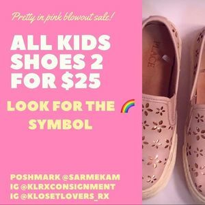 🌈Pretty in pink blowout sale